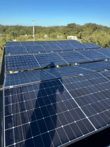 Foto zonne-energie installatie zeeweg