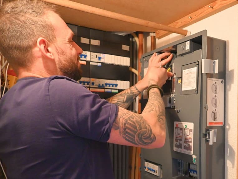 enphase thuisbatterij installatie newsolar