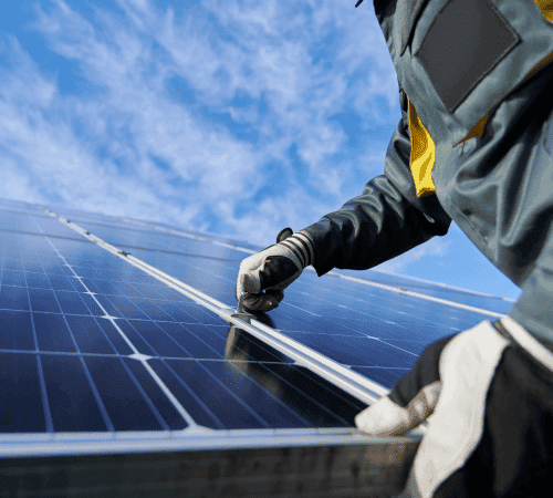 Professionele zonne-energie voor bedrijven zonnepanelen zakelijk monteur